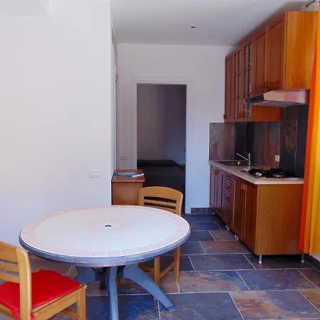 S219 - Sirolo, Delizioso Bilocale Con Giardino Apartmán *